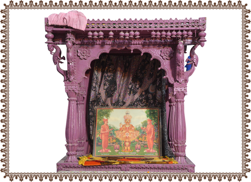 પ્રસાદીનું સિંહાસન (પ્રથમ હરિમંદિરના સમયે પધરાવેલ)